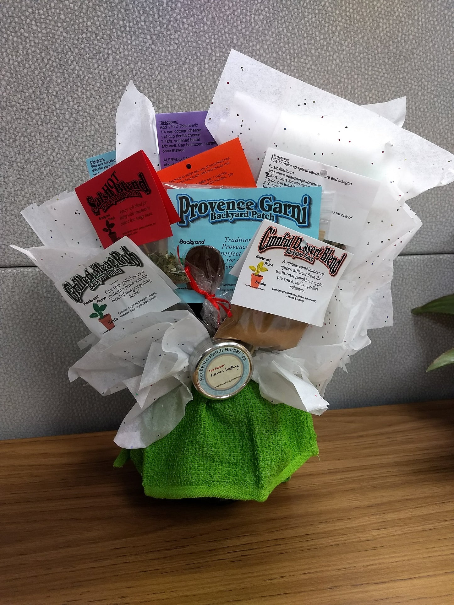 Bouquet Gift Basket, herb mixes and seasonings, herb tea