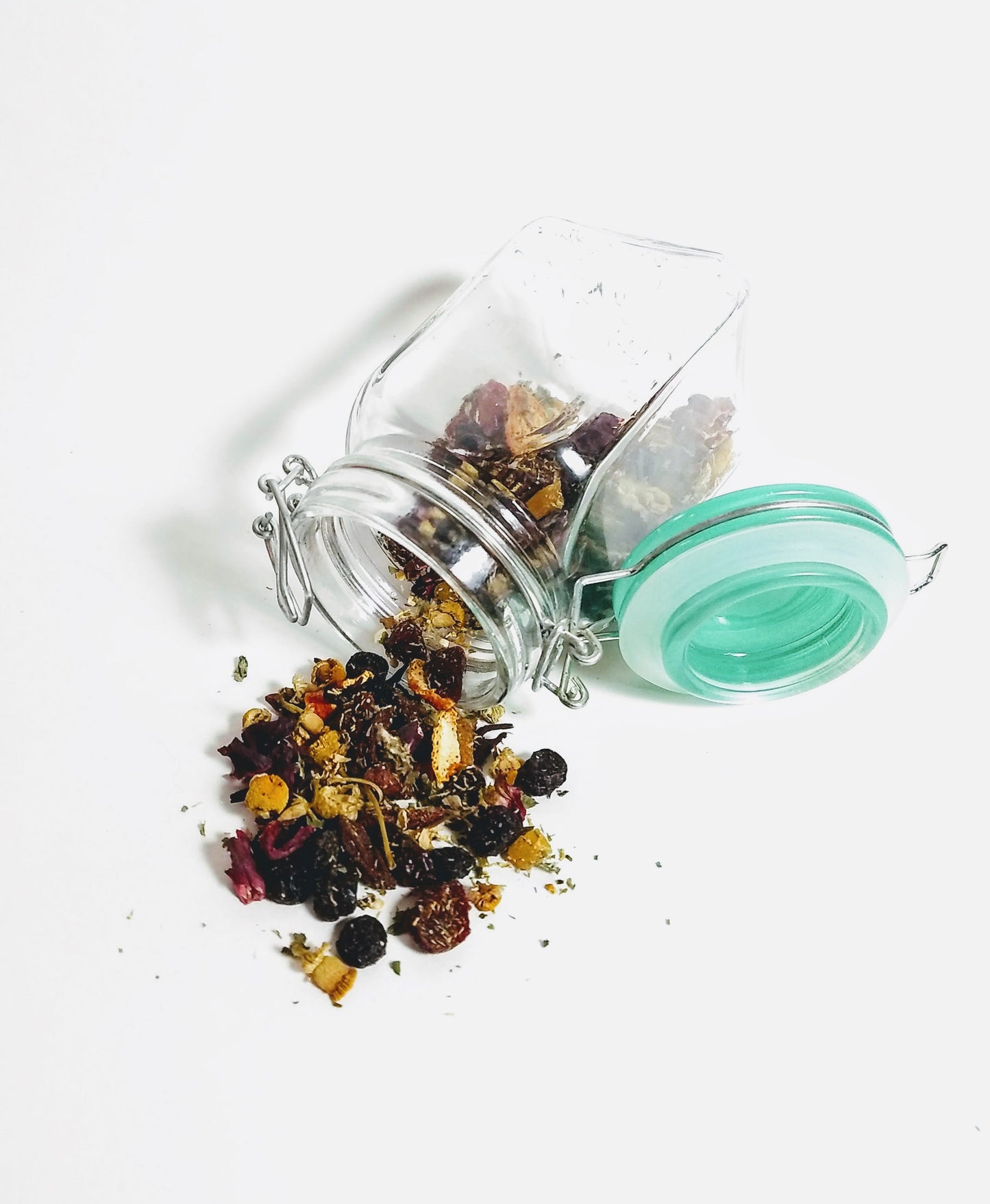 Summer Berry Burst Herbal Tea – Refreshing Berry-Citrus Blend with Lemon & Goji for a Naturally Uplifting Sip