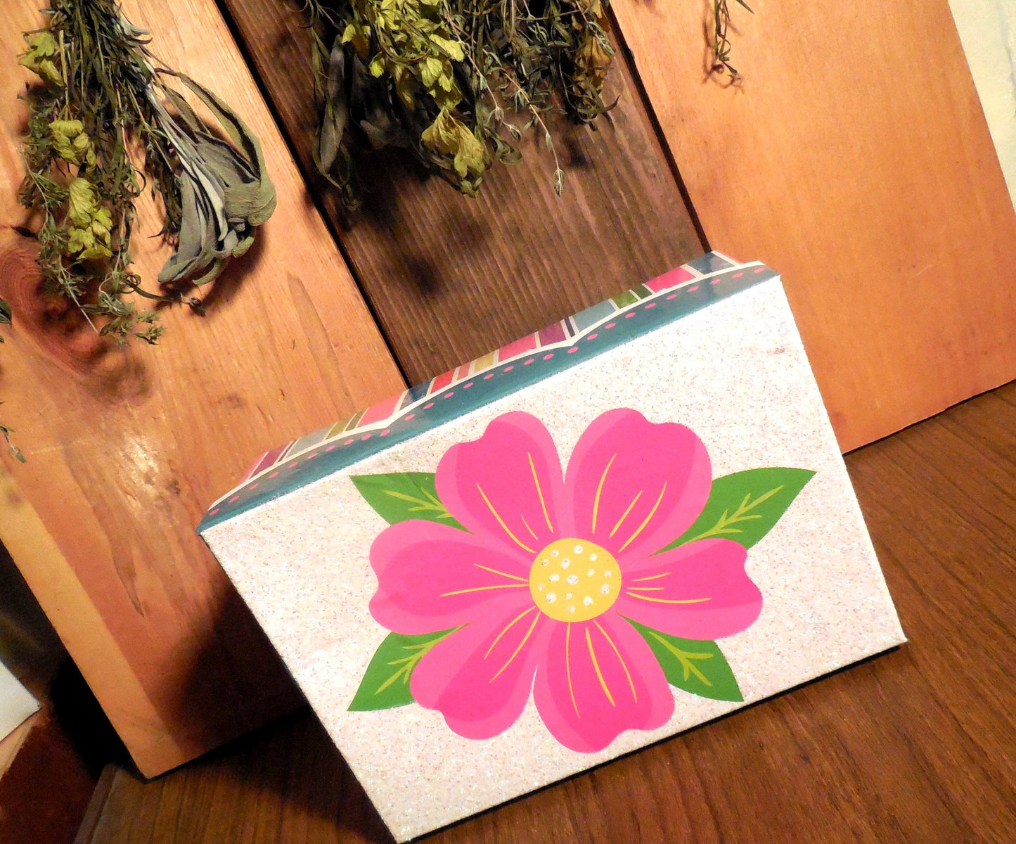 Bath Spa Box Gift Set, Lemon/Yellow, Bath Salts, Bath Fizz, floral soap, sugar scrub