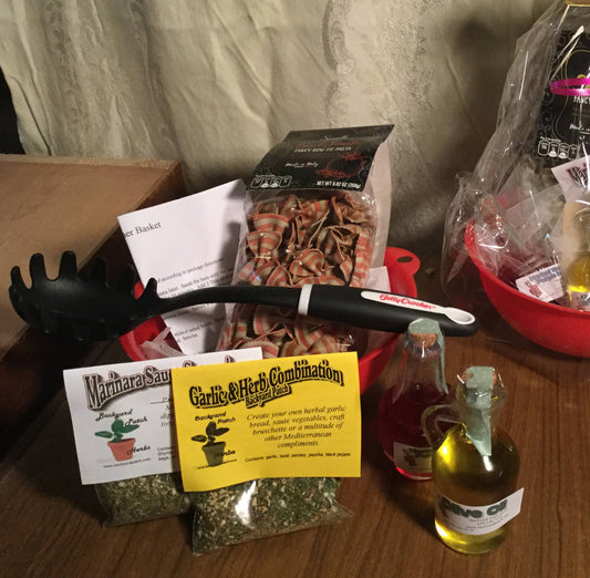 Mini Pasta Dinner in a Basket, seasonings, recipes and ingredients